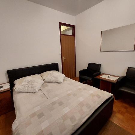 City Apartment Amfora Pula Exterior foto